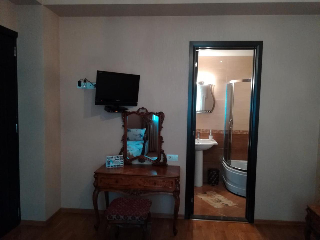 Leon Hotel Tbilisi Bagian luar foto